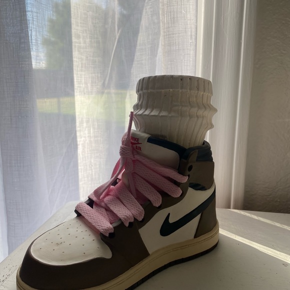 Resin Travis Scott Planter 😍 - Picture 5 of 5